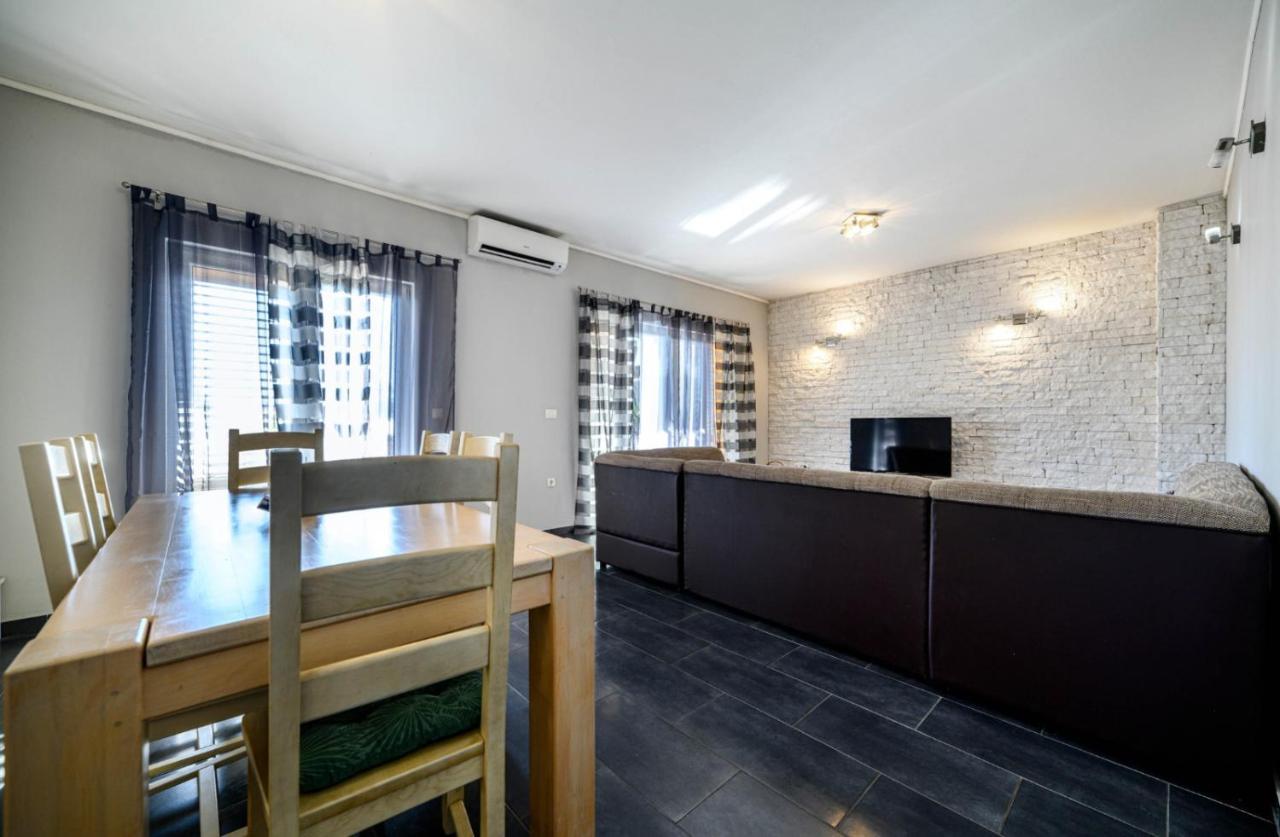 Apartments Oto Žaborić Eksteriør billede